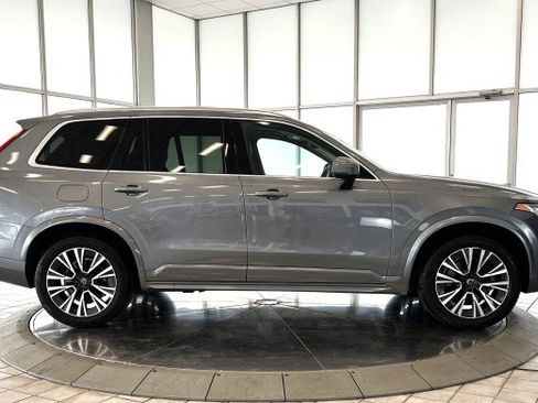 Used 2020 Volvo XC90 T6 Momentum w/ Protection Package Premier AWD/4WD image 8