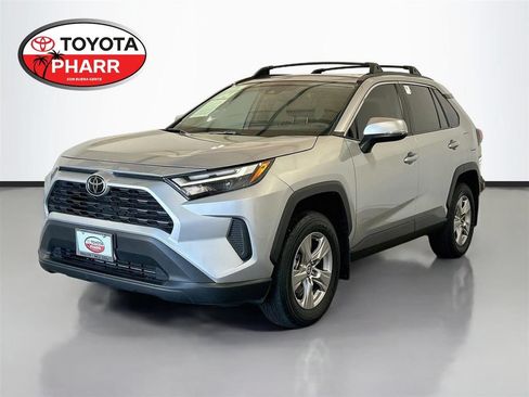 Used 2025 Toyota RAV4 XLE FWD image 1