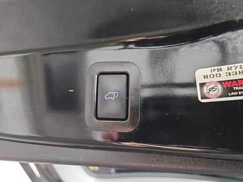 Used 2019 Toyota Highlander SE image 35