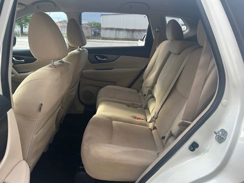 Used 2016 Nissan Rogue S w/ Appearance Package image 12