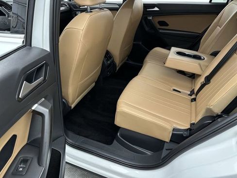 Used 2022 Volkswagen Tiguan SE image 22