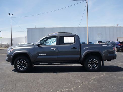 Used 2021 Toyota Tacoma TRD Sport AWD/4WD image 11