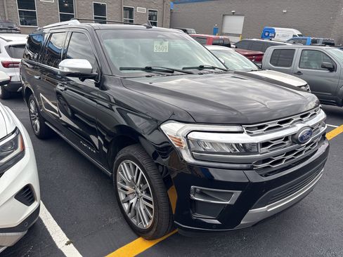 Used 2022 Ford Expedition Max Platinum image 2