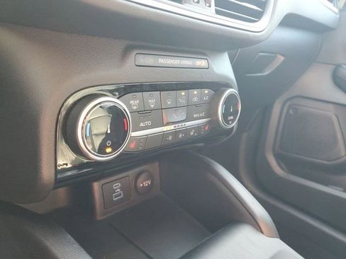 Certified 2022 Ford Escape Titanium w/ Class II Trailer Tow Package image 29