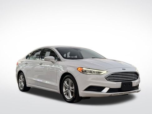 Used 2018 Ford Fusion SE w/ Equipment Group 602A image 3