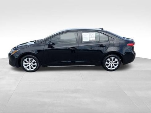 Used 2024 Toyota Corolla LE FWD image 2