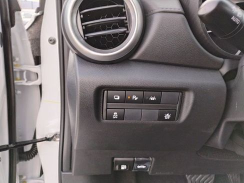 New 2025 Nissan Versa S w/ Trunk Package FWD image 14