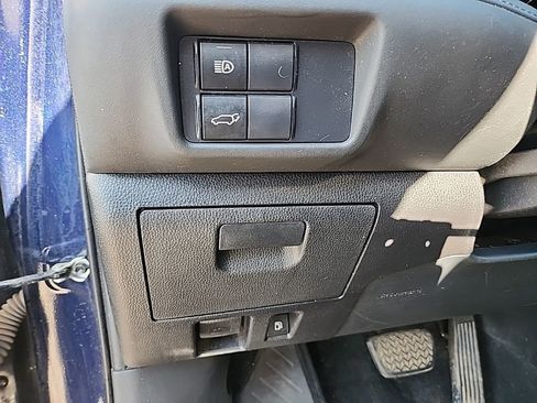 Used 2021 Toyota Highlander XLE AWD/4WD image 14