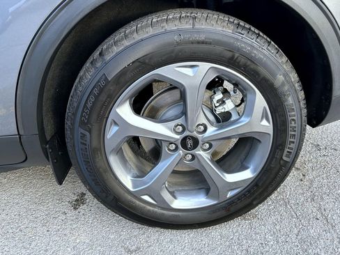 Used 2025 Ford Escape ST-Line w/ Equipment Group 301A image 22