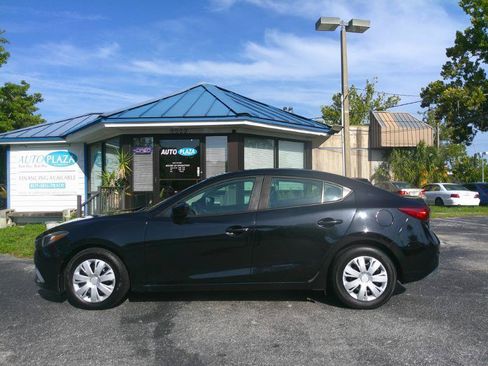 Used 2015 MAZDA MAZDA3 i Sport FWD image 10