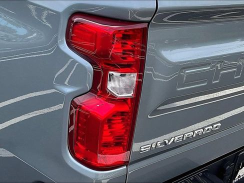 Used 2024 Chevrolet Silverado 1500 LT AWD/4WD image 21