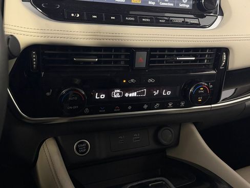 Used 2023 Nissan Rogue SL w/ SL Premium Package FWD image 19