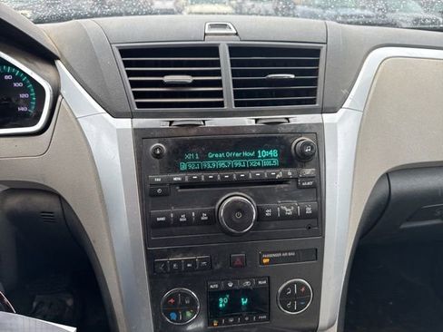 Used 2011 Chevrolet Traverse LTZ image 17