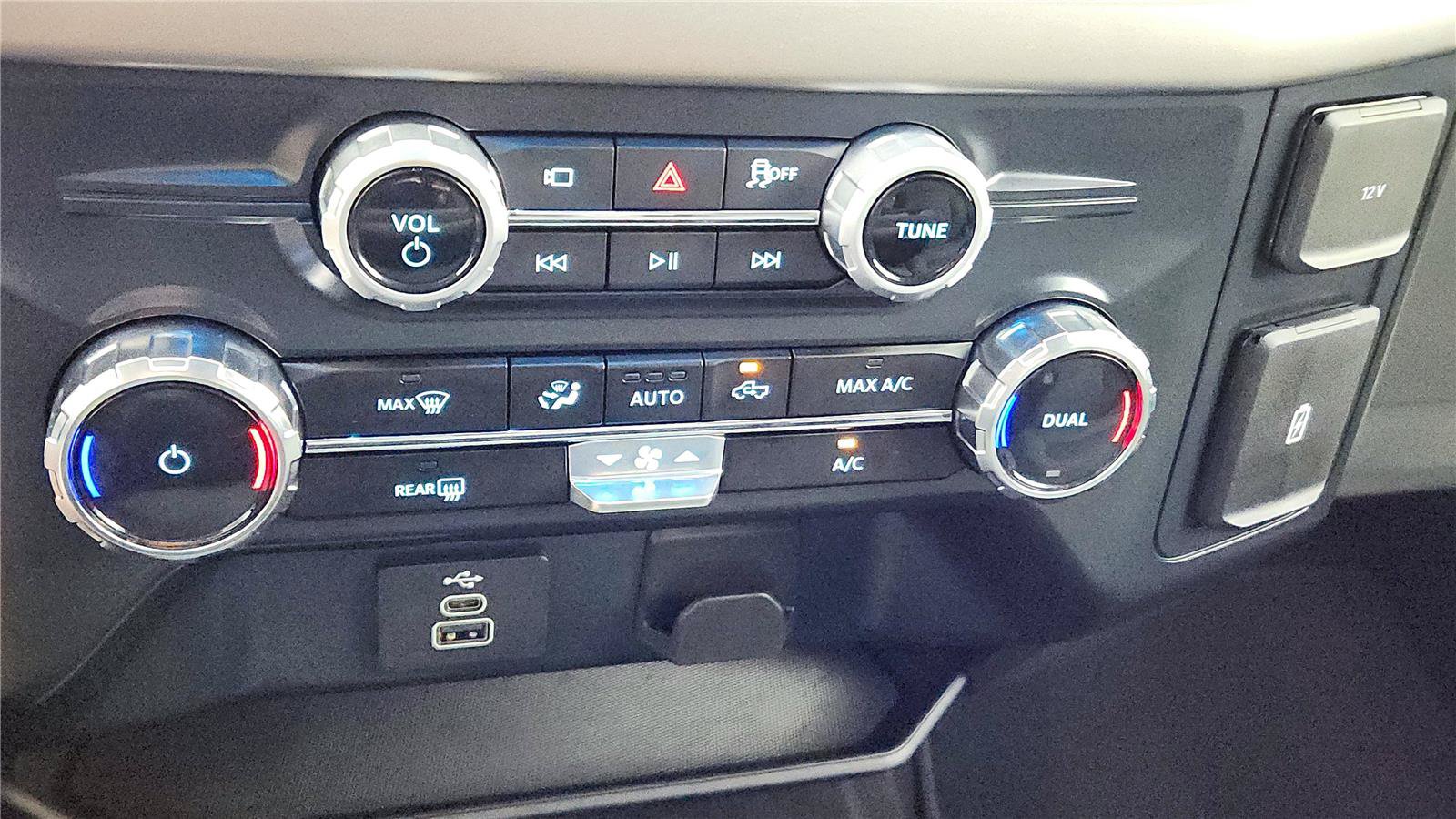 Used 2025 Ford F150 XLT w/ Equipment Group 301A Standard AWD/4WD image 29