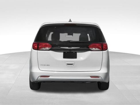 Used 2023 Chrysler Voyager LX FWD image 40