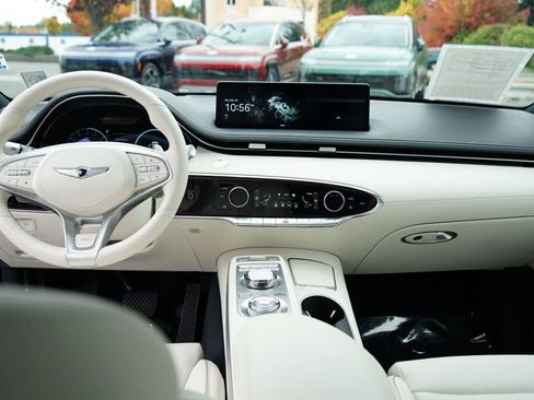 Used 2025 Genesis Electrified GV70 Advanced w/ Prestige Package image 25