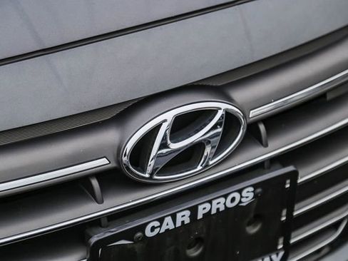 Used 2020 Hyundai Elantra SEL w/ Winter Weather Package image 5