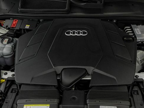 Used 2020 Audi Q8 Premium AWD/4WD image 6