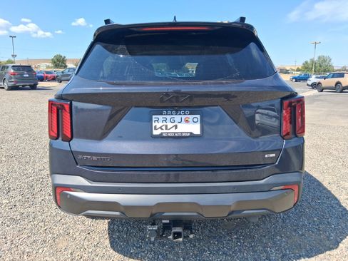 Used 2025 Kia Sorento SX AWD/4WD image 12