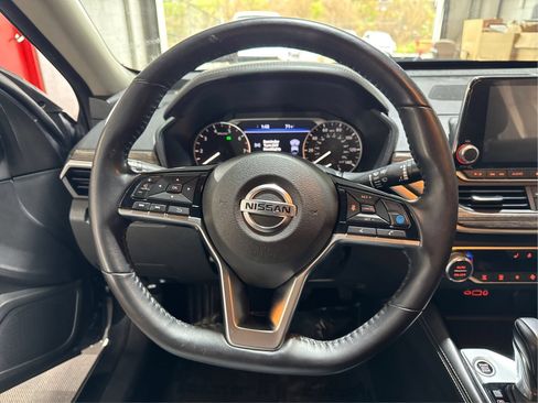 Used 2020 Nissan Altima 2.5 Platinum FWD image 17