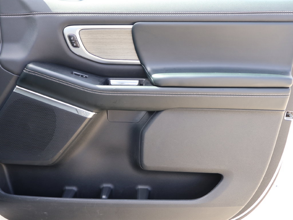Certified 2025 Ford Expedition Max Platinum AWD/4WD image 8