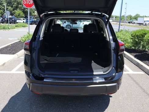 Certified 2024 Nissan Rogue SV w/ SV Premium Package AWD/4WD image 32