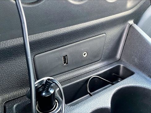 Used 2016 Ford Transit 150 XLT image 25