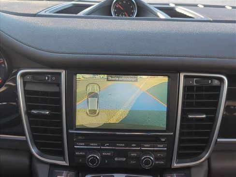 Used 2016 Porsche Panamera 4 Edition image 11