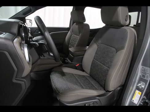 Used 2024 Chevrolet Colorado ZR2 AWD/4WD image 5