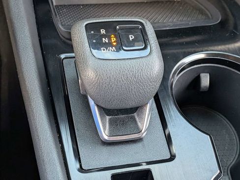 Used 2024 Nissan Rogue SV FWD image 21