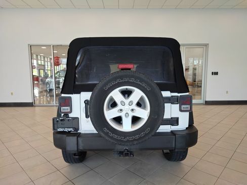 Used 2016 Jeep Wrangler Unlimited Sport w/ Quick Order Package 24S AWD/4WD image 4