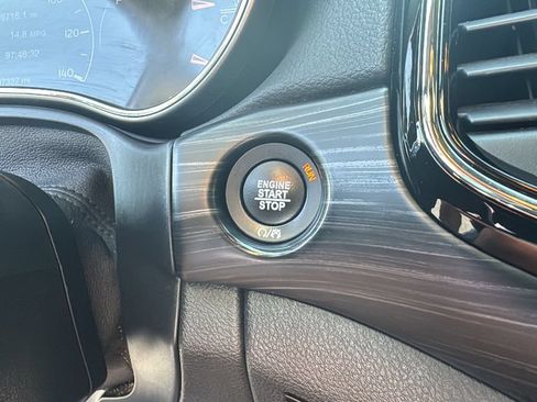 Used 2019 Jeep Grand Cherokee Altitude AWD/4WD image 14