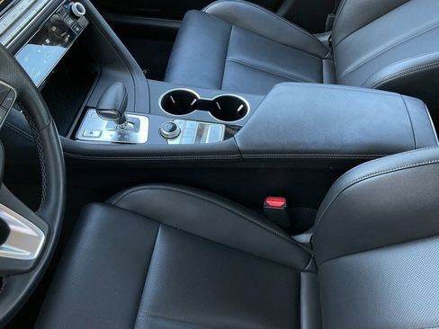 Used 2025 Genesis G70 2.5T image 33