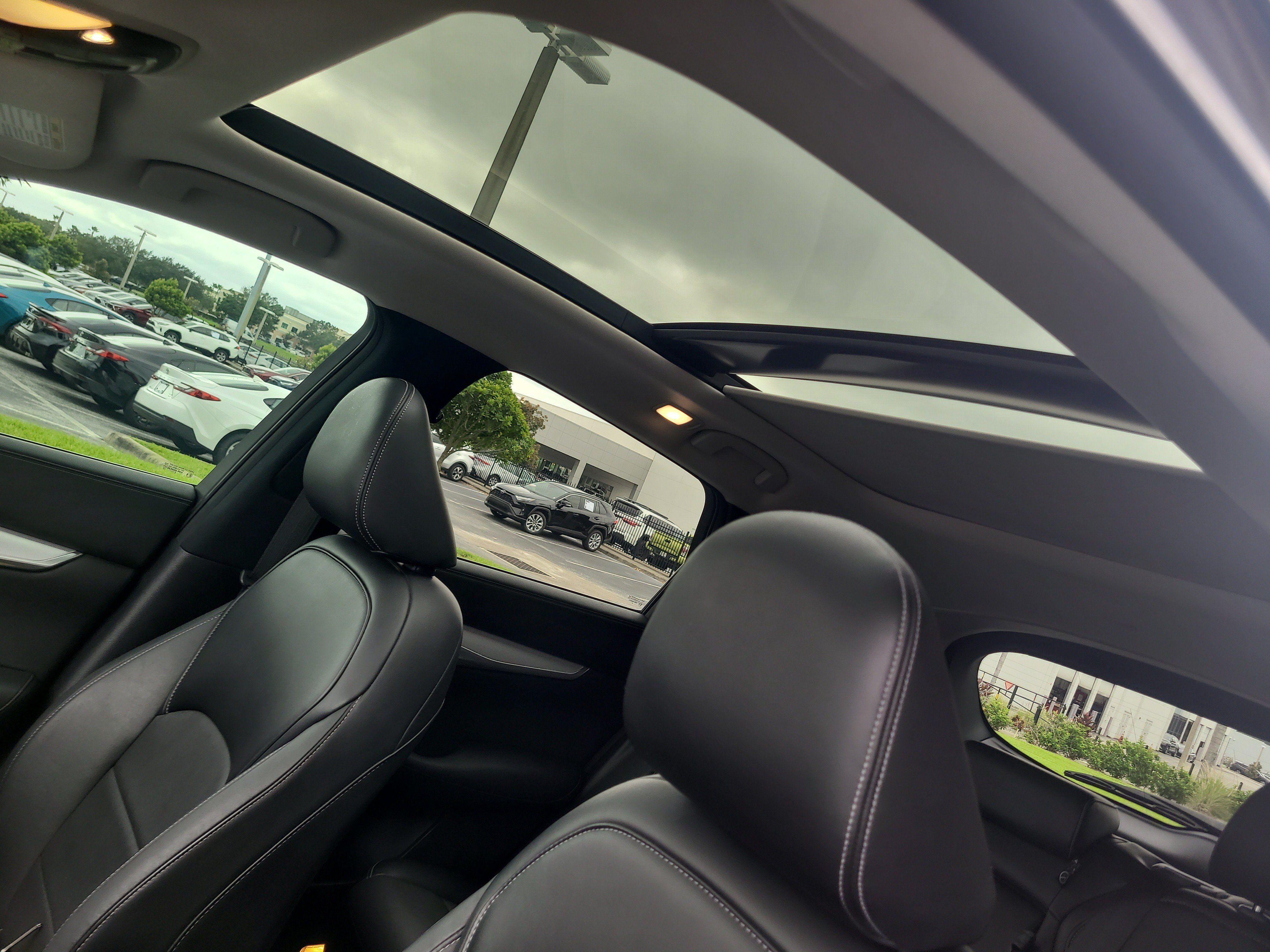 Used 2020 INFINITI QX50 Luxe w/ Navigation Package FWD image 23