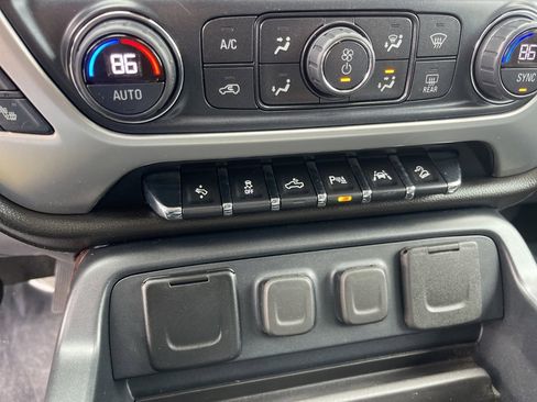 Used 2018 GMC Sierra 1500 SLT image 16