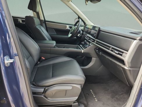 Certified 2025 Hyundai Santa Fe SEL image 19