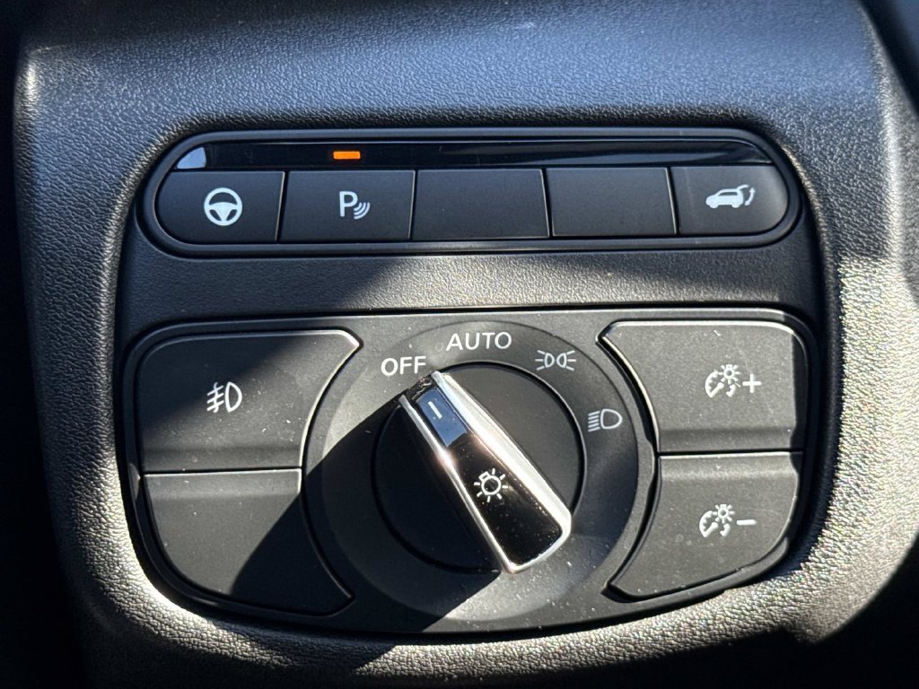 Used 2023 INFINITI QX50 Sport AWD/4WD image 13
