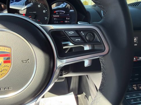 Used 2022 Porsche 718 Cayman image 14