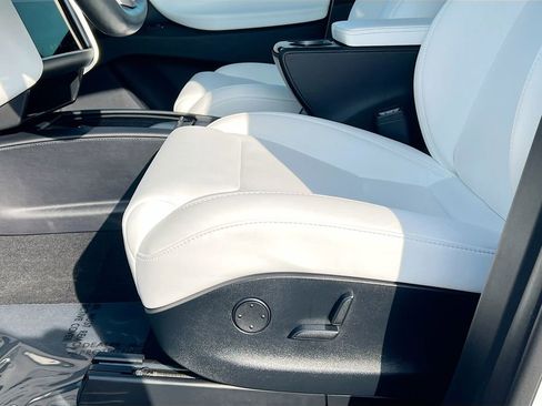 Used 2019 Tesla Model X Long Range image 18