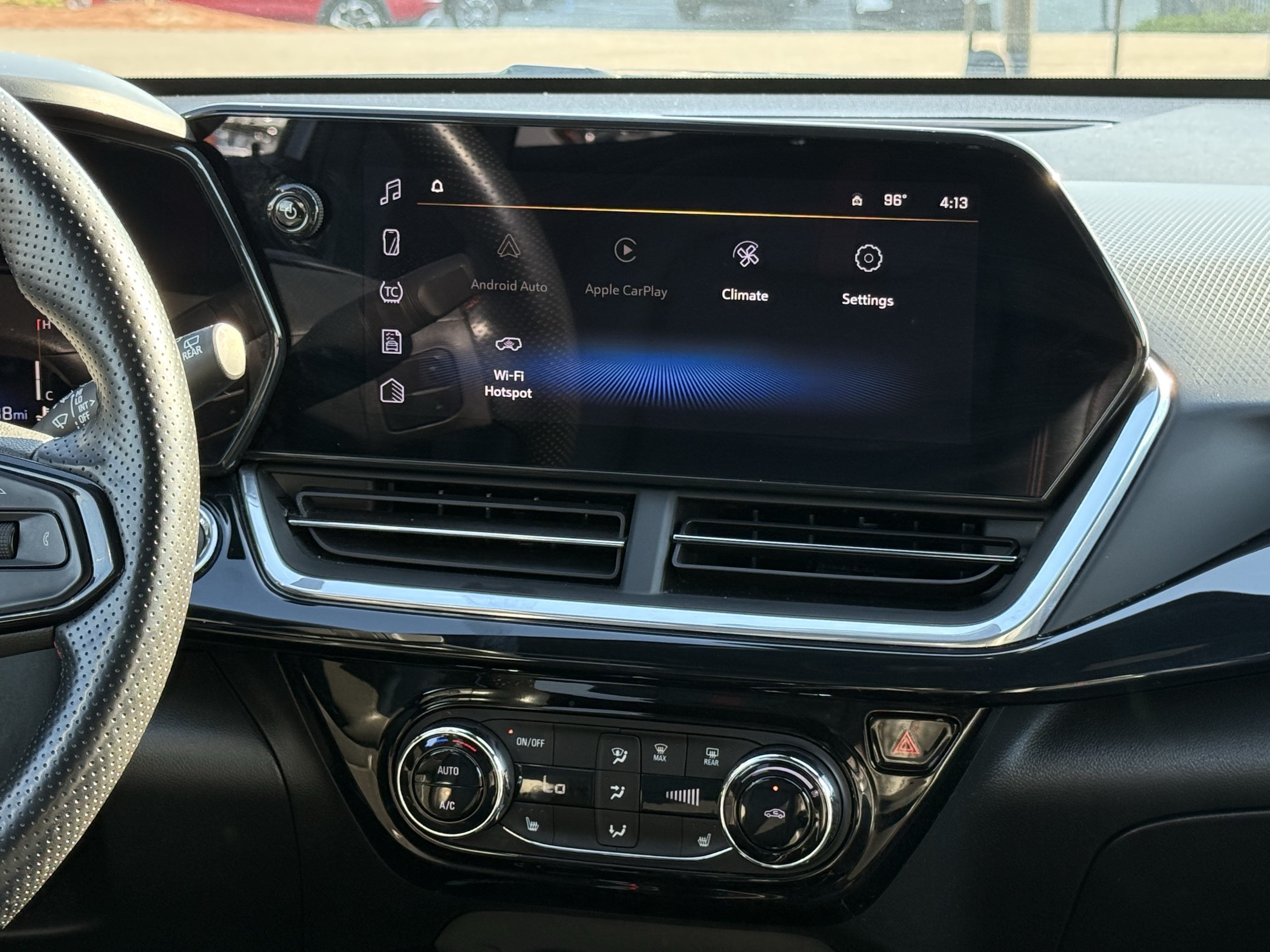 Used 2024 Chevrolet Trax RS FWD image 28