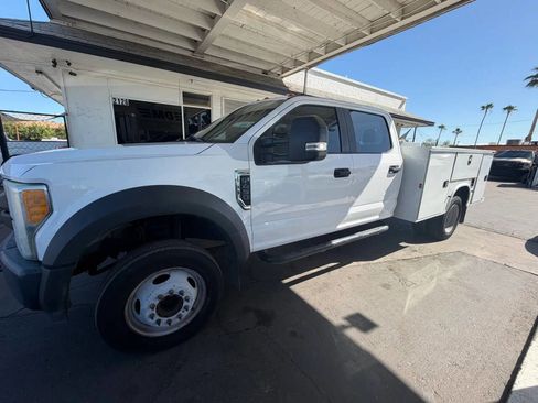 Used 2017 Ford F450 XL w/ Power Equipment Group image 3