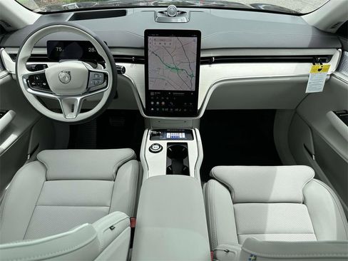 New 2025 Volvo EX90 Ultra image 2