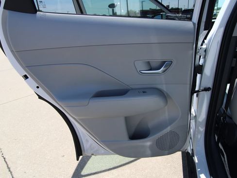 Used 2024 Hyundai Kona Limited AWD/4WD image 41