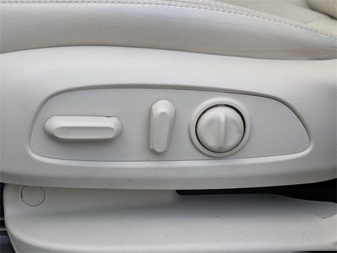 Used 2023 Buick Enclave Essence w/ Experience Buick Package image 24