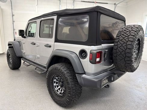 Used 2018 Jeep Wrangler Unlimited Sport S AWD/4WD image 7