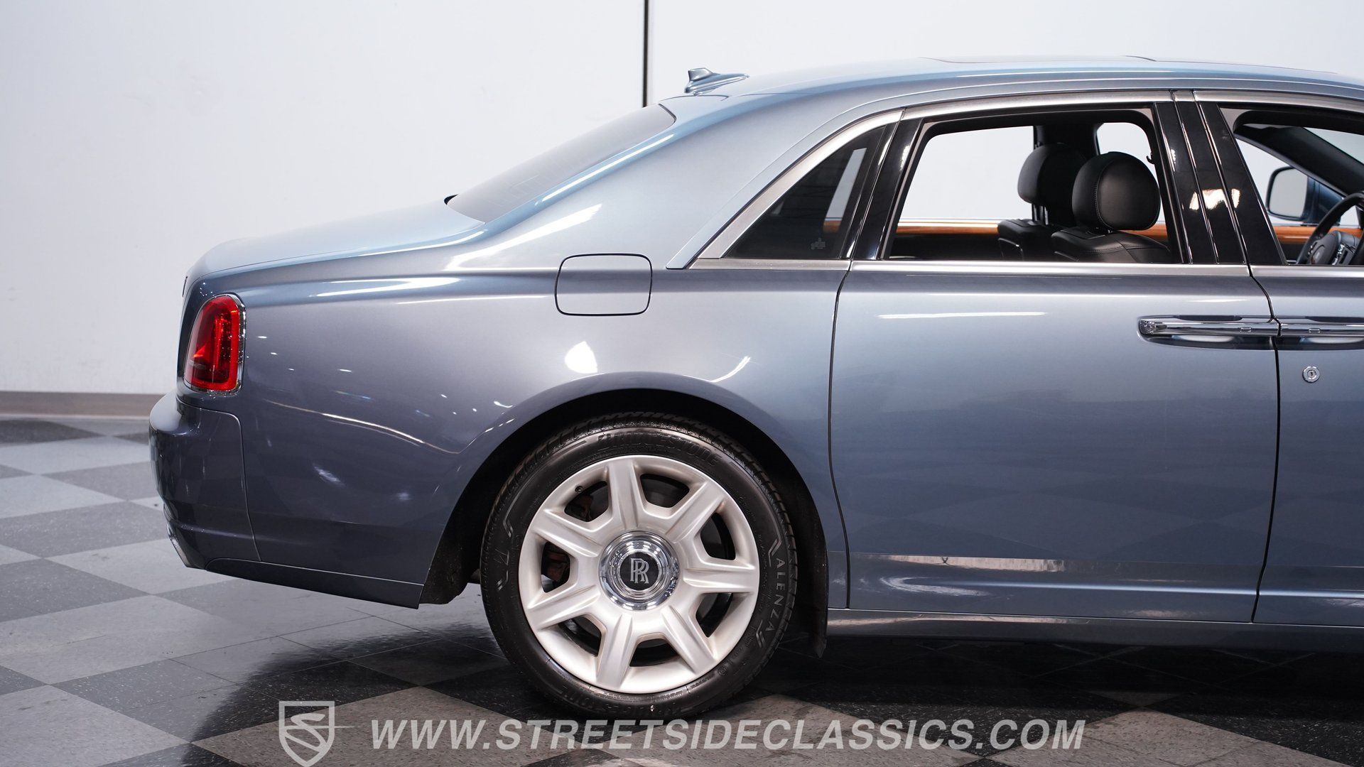 Used 2010 Rolls-Royce Ghost RWD image 24