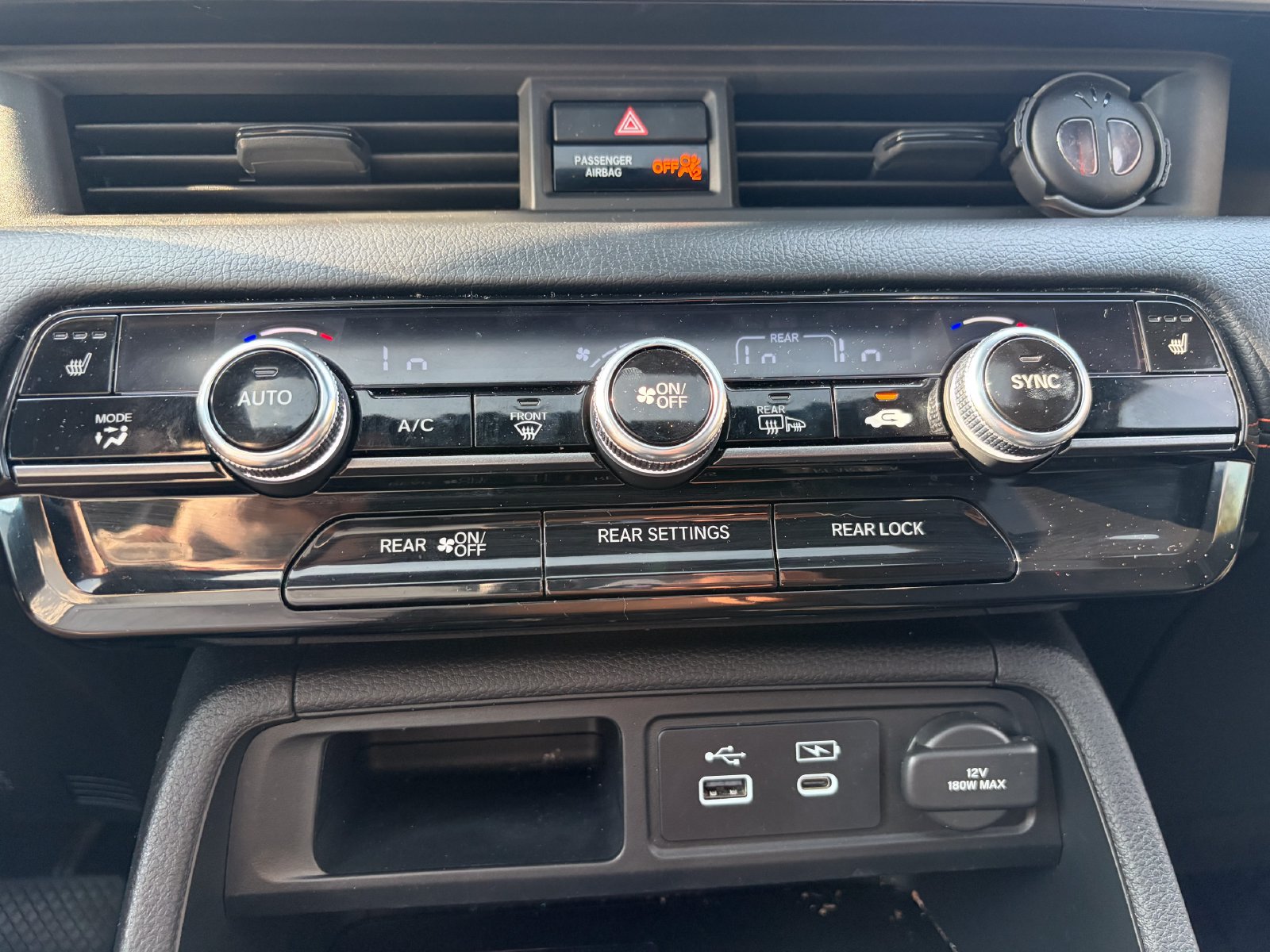 Used 2025 Honda Pilot TrailSport image 22