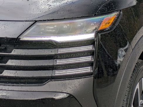 New 2026 Nissan Kicks SV w/ SV Premium Package image 7