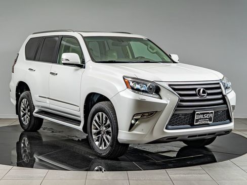 Used 2014 Lexus GX 460 Luxury AWD/4WD image 3