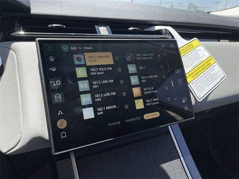 New 2025 Land Rover Range Rover Velar Dynamic SE image 21